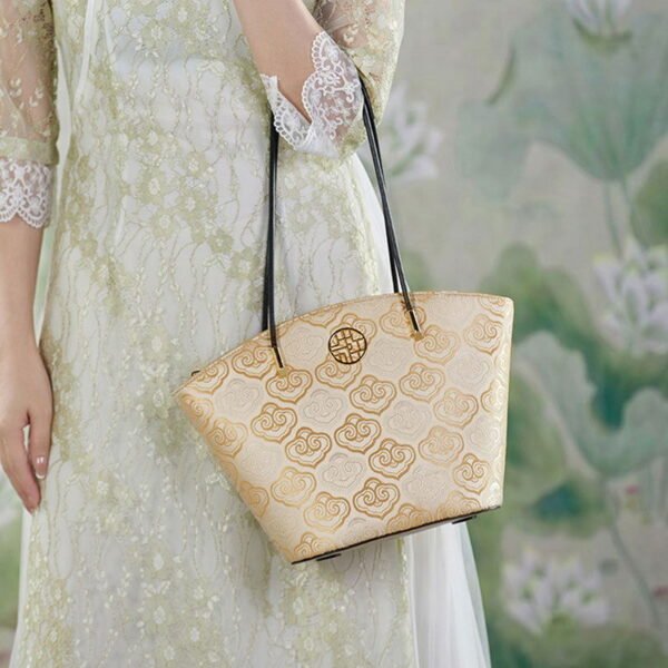 Embroidery Leather Shoulder Tote Bag Cloud Pattern Handbag - 图片 5