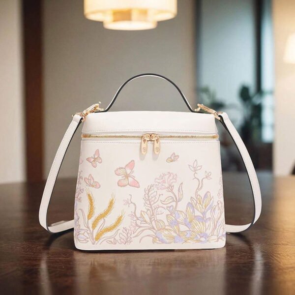 Embroidery Leather Butterfly Design Women Backpack - 图片 6