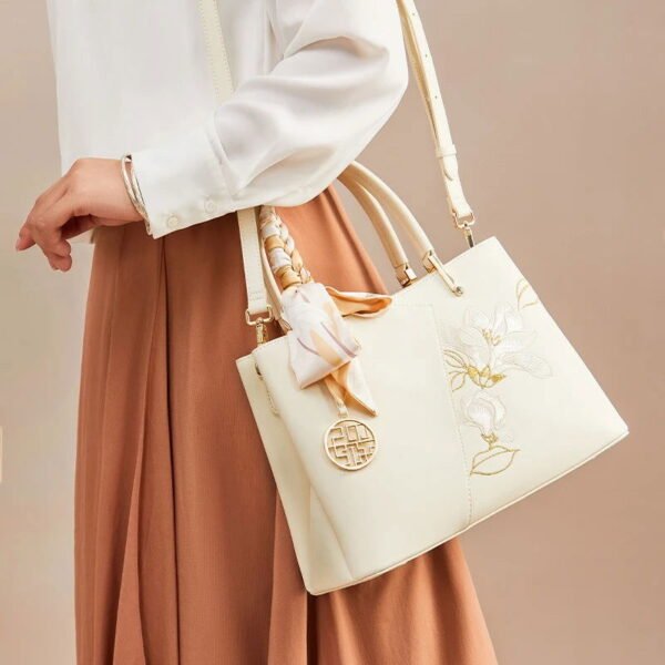 Embroidery Leather Magnolia Tote Bag Elegant Women Handbag with Scarf - 图片 4