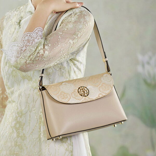 Embroidery Leather Shoulder Bag Auspicious Clouds - 图片 2