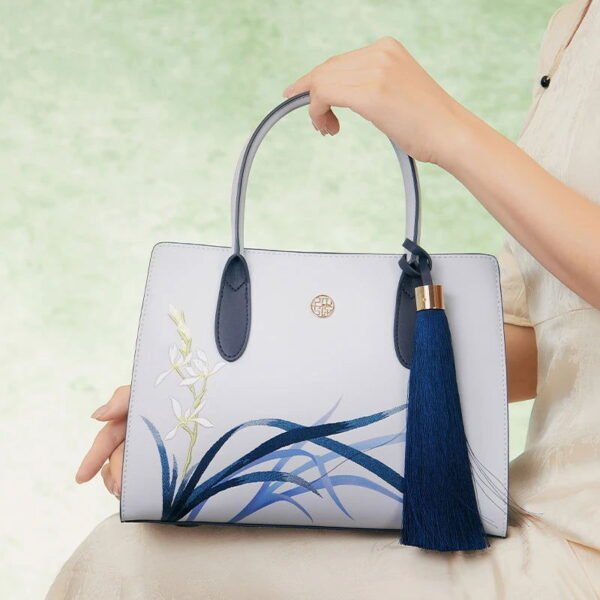 Embroidery Leather Tote Bag Blue Orchid with Pendant - 图片 2