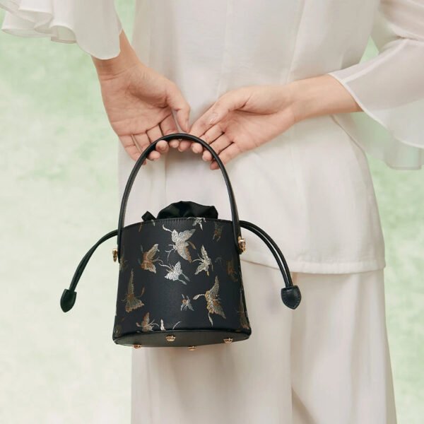 Brocade Black Bucket Bag Designer Butterfly Handbag - 图片 4