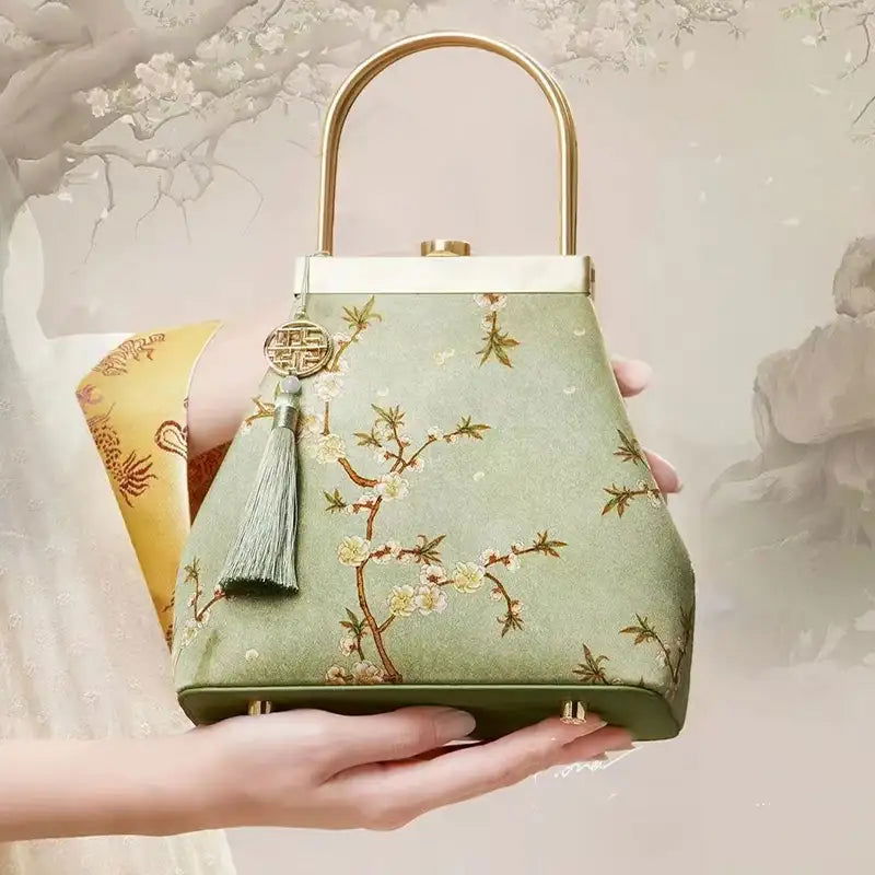 Mulberry Silk Luxury Light Green Kiss Lock Clutch Bag - 图片 5