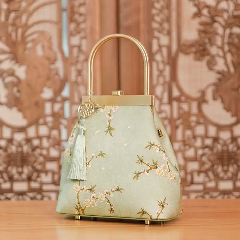 Mulberry Silk Luxury Light Green Kiss Lock Clutch Bag - 图片 6