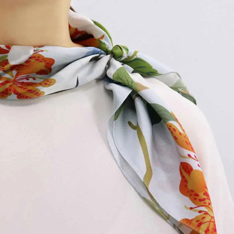 National Museum Floral Silk Square Scarf Four Seasons 53 x 53 cm - 图片 2