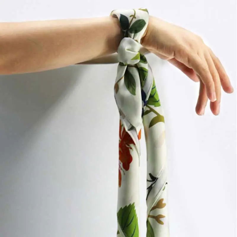 National Museum Floral Silk Square Scarf Four Seasons 53 x 53 cm - 图片 3