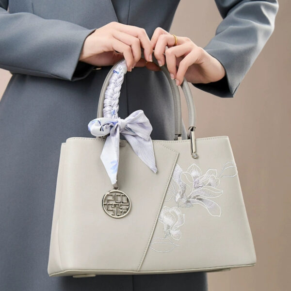 Embroidery Leather Magnolia Tote Bag Elegant Women Handbag with Scarf - 图片 7