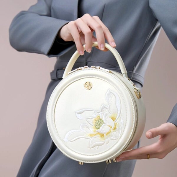 Embroidery Leather White Round Handbag Lotus - 图片 2